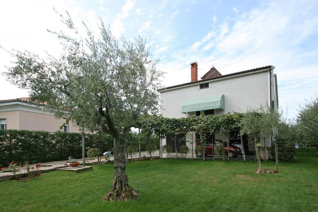 Apartments Bella Vista Umag Bagian luar foto