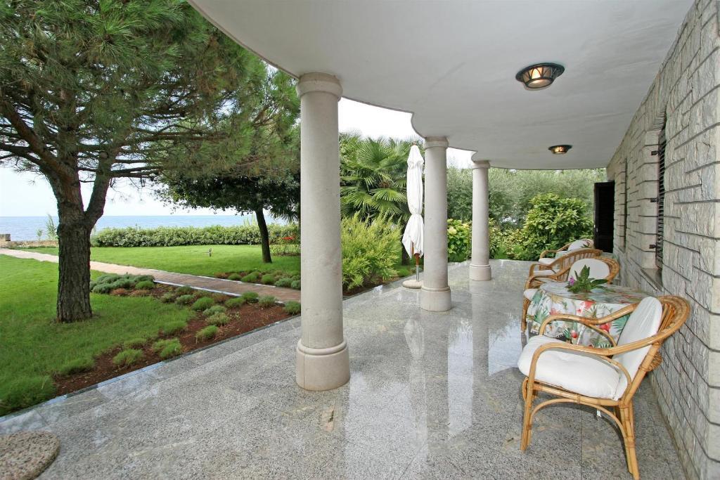 Apartments Bella Vista Umag Bagian luar foto