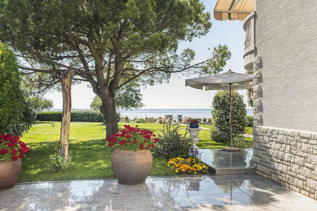 Apartments Bella Vista Umag Bagian luar foto